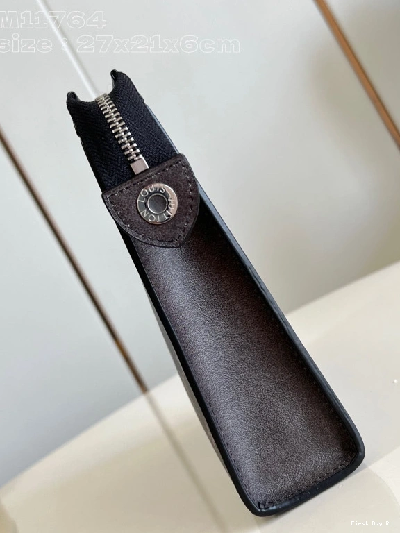 First bag ru VOYAGE-27*21*6CM POCHETTE VUITTON LOUIS 0806